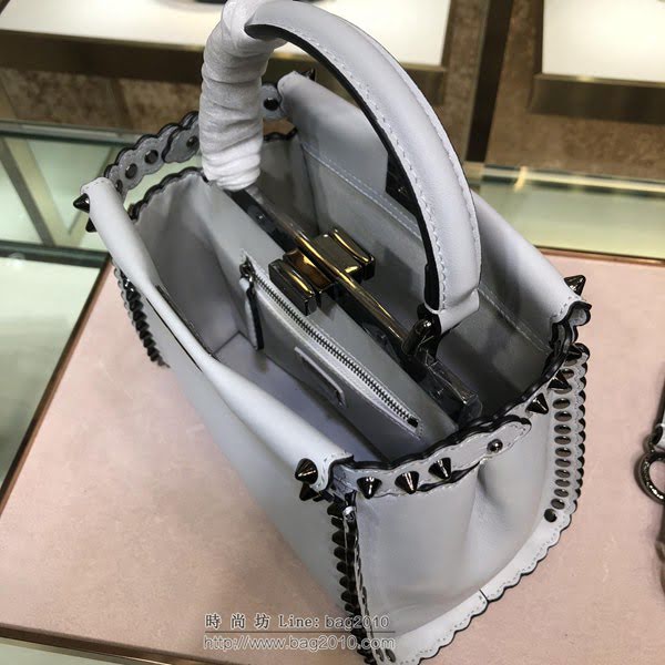 FENDI女包 經典 Peekaboo搭配柳釘 時尚風格手提包 芬迪女挎包  fdz2182